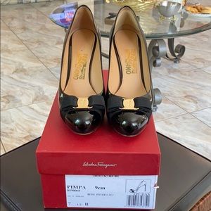 Salvatore Ferragamo Pimpa Nero patent pumps
